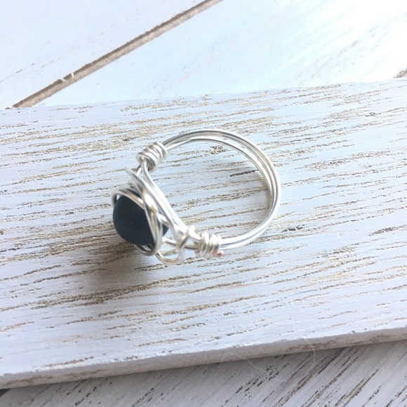 Black Onyx Wire Wrapped Ring - Picture 4 of 5